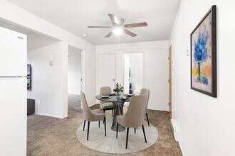 Building Photo - Hitchcock Apartments