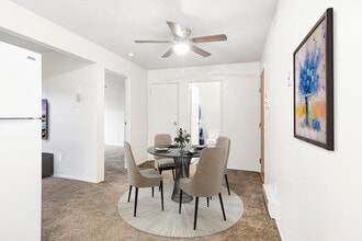 Building Photo - Hitchcock Apartments