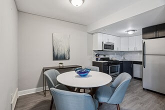 Building Photo - The Village of Pennbrook Apartments