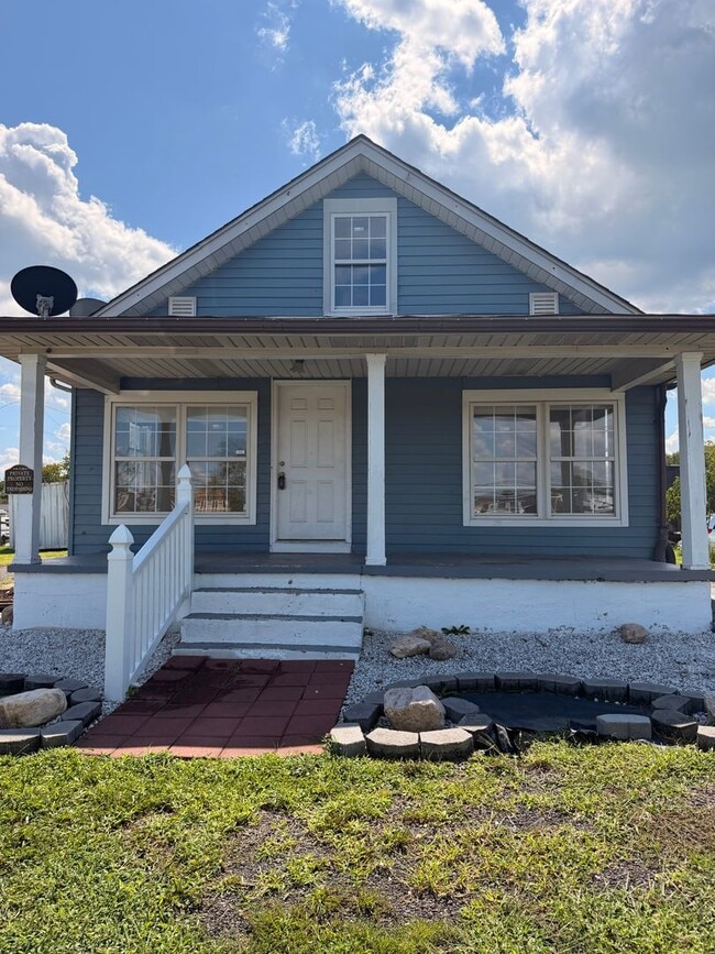 Building Photo - 285 Warrenton Rd