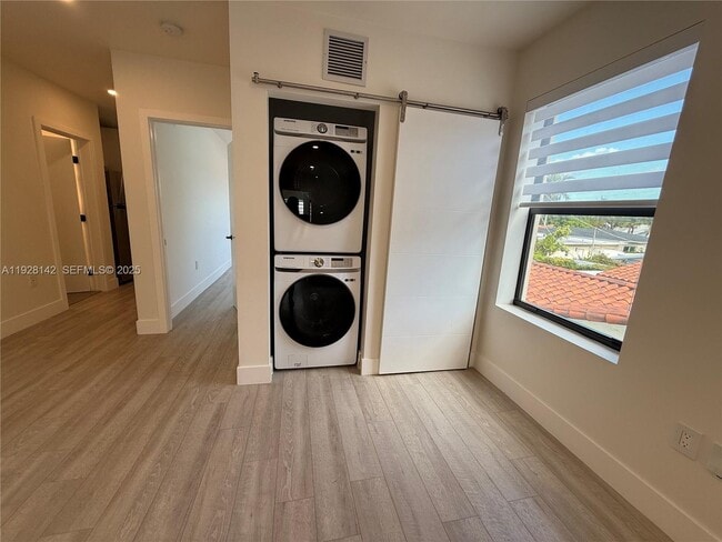 Foto del edificio - 1721 SW 13th St