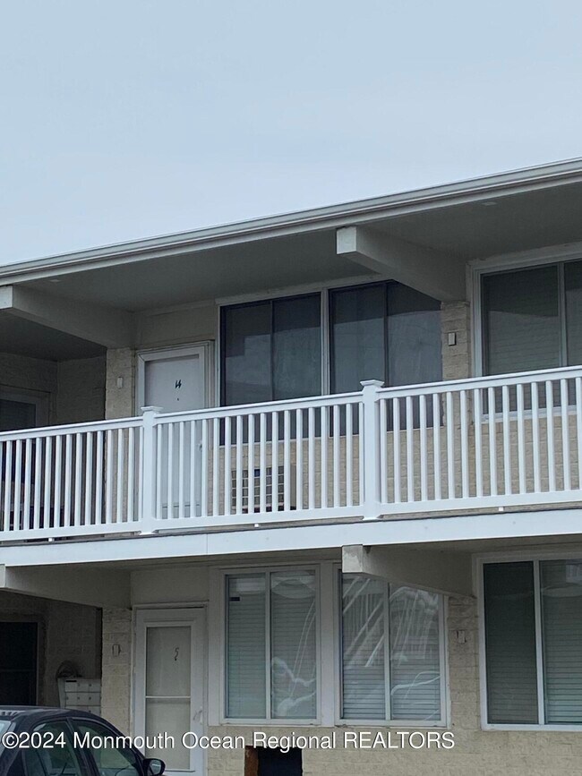 Foto del edificio - 28 Fremont Ave
