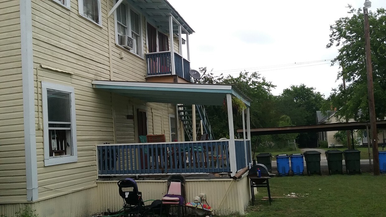 Building Photo - 311 E Live Oak St