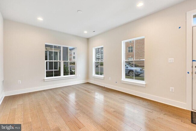 Building Photo - 14813 Retreat Blvd