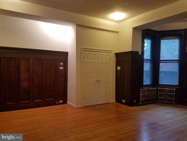 Foto del edificio - 348 Green Ln