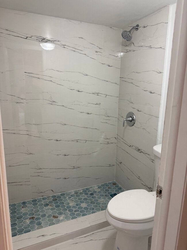 Foto del edificio - 7170 Fairway Dr