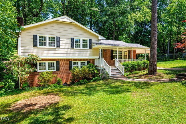 Building Photo - 1113 Yorkshire Dr