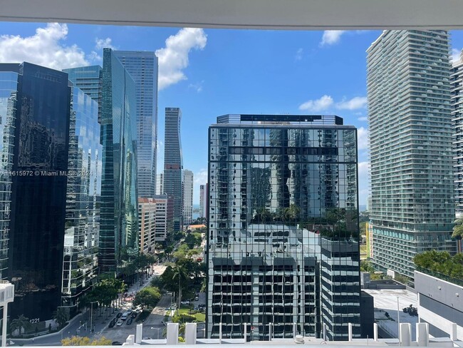 Building Photo - 1060 Brickell Ave