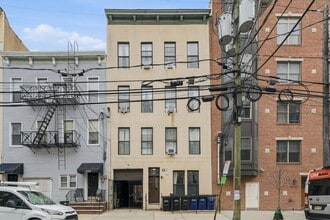Building Photo - 509 Monroe St
