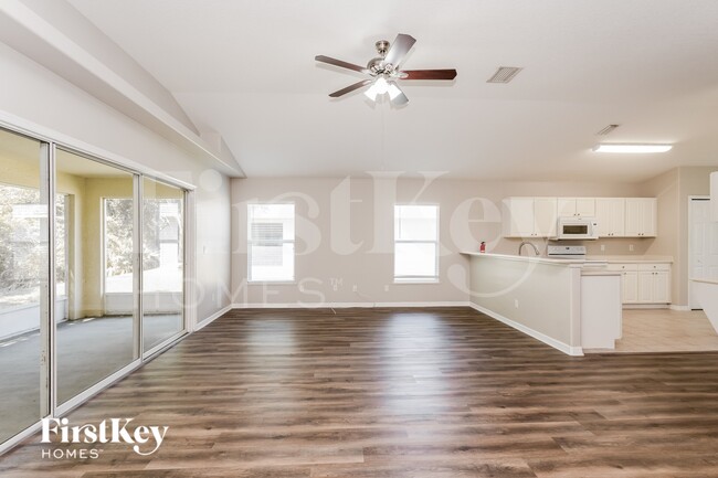 Foto del edificio - 932 Tavernier Cir NE