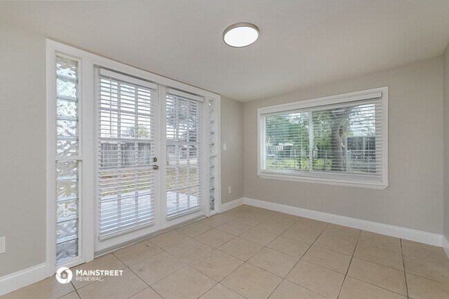 Building Photo - 4327 Belleville Ave