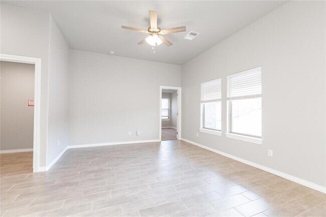 Building Photo - 913 Westfall Dr