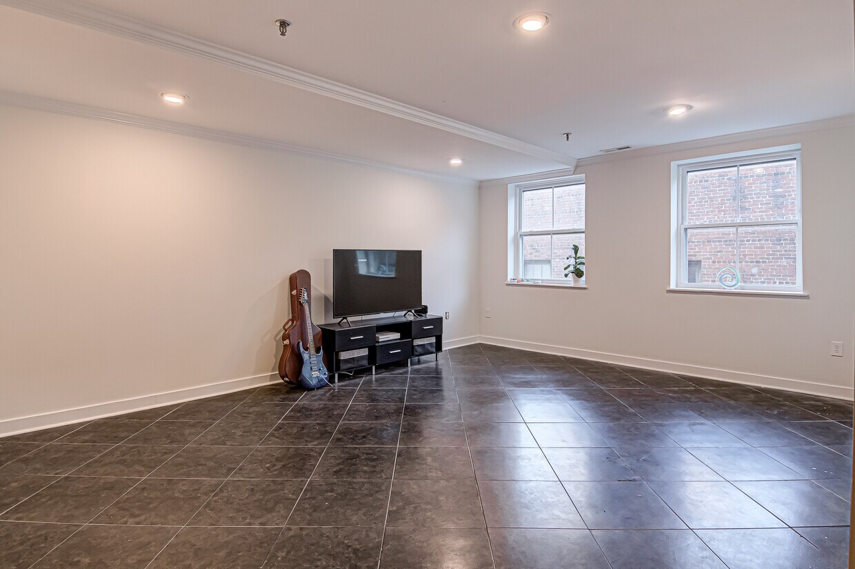 315 N Spruce St Unit 401, WinstonSalem, NC 27101 Condo for Rent in