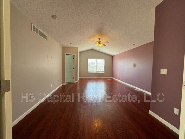 Foto del edificio - 1041 Flora Lake Ct