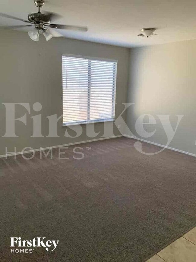 Foto del edificio - 12563 W Osborn Rd