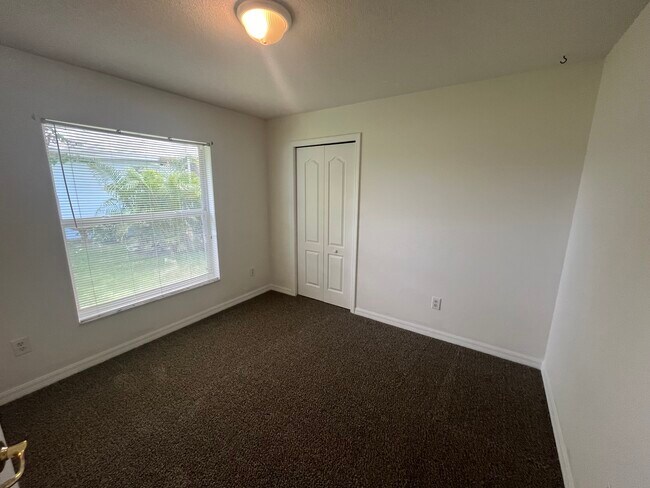 Building Photo - 302 Sawmill Creek Ct