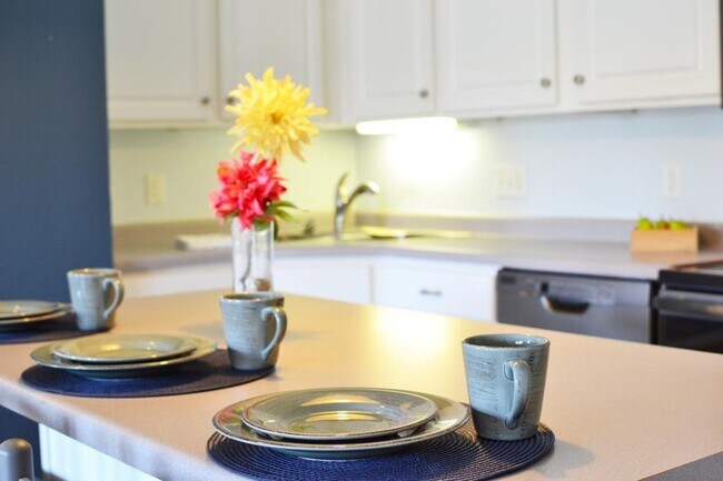 Building Photo - 2032 11th Ave SE