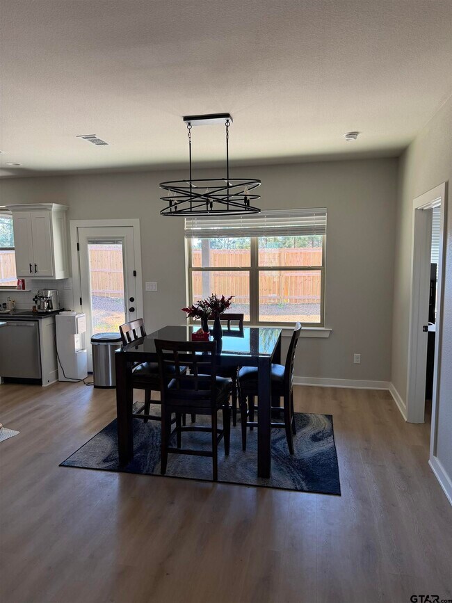 Foto del edificio - 11201 County Rd 166