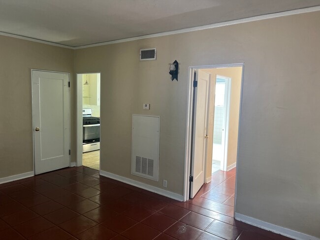 Photo - 27 E University Blvd (Tucson, AZ) Apartment