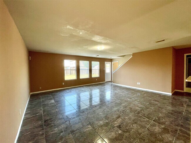 Foto del edificio - 7303 Foxshadows Ln