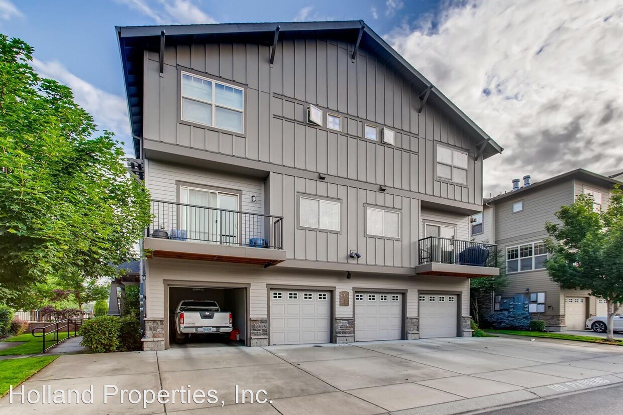 Primary Photo - 3 br, 2.5 bath House - 7963 NE Rockne Way