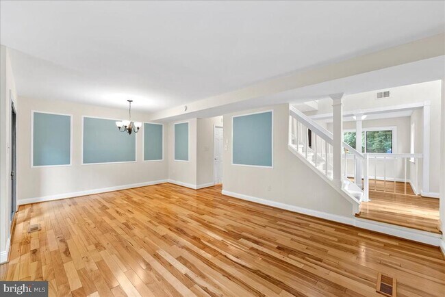 Foto del edificio - 2224 Glencourse Ln