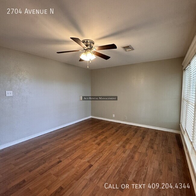 Building Photo - 2704 Avenue N
