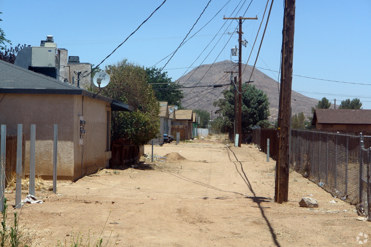 Building Photo - 15927 Sago Rd
