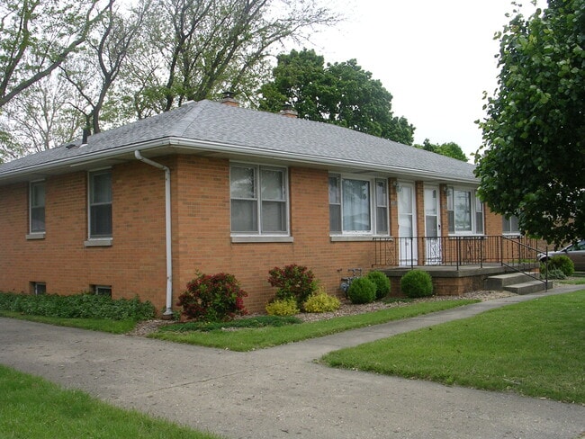 Bloomington Road Duplex - 1205 W Bloomington Rd