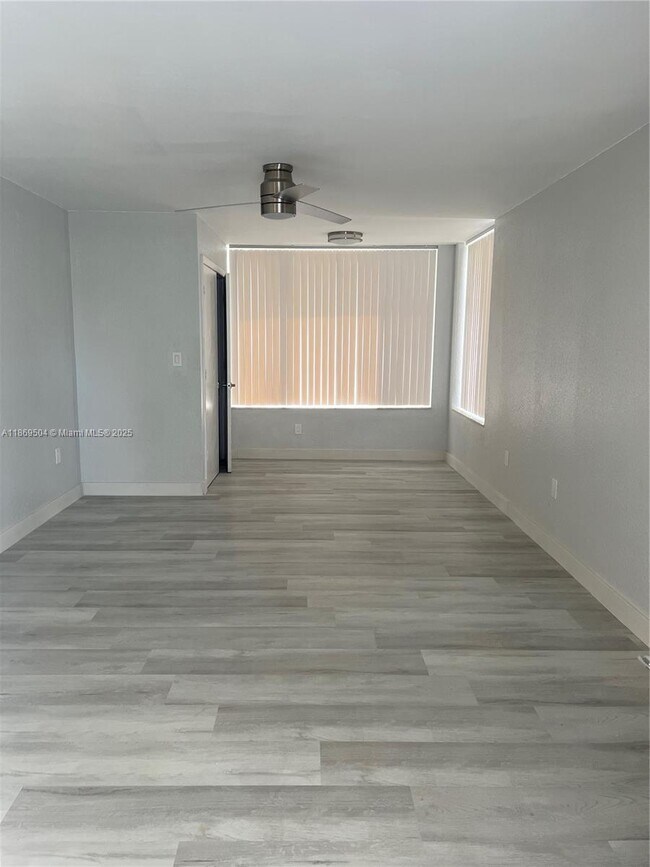 Building Photo - 2871 N Oakland Forest Dr