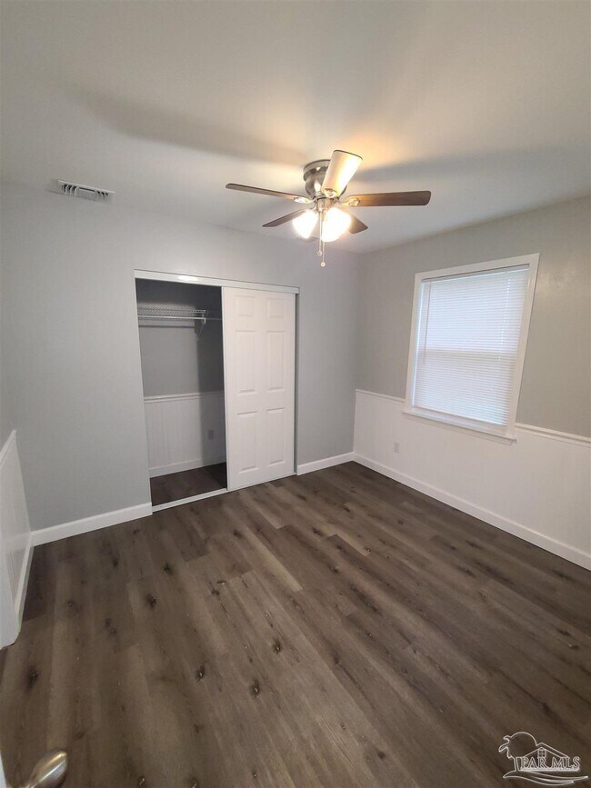 Foto del edificio - 8712 Fowler Ave