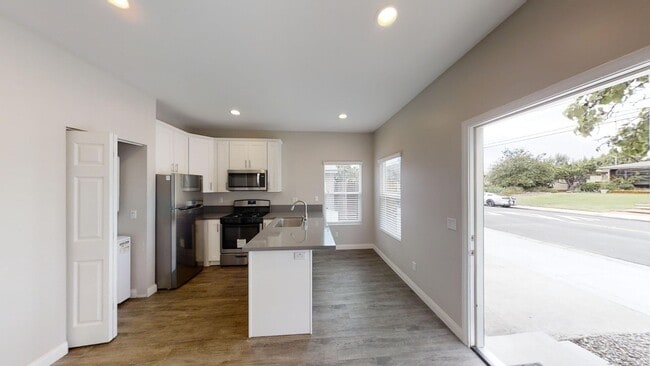 Building Photo - SDSU 3BD House – Walk to Campus, Prime Stu...
