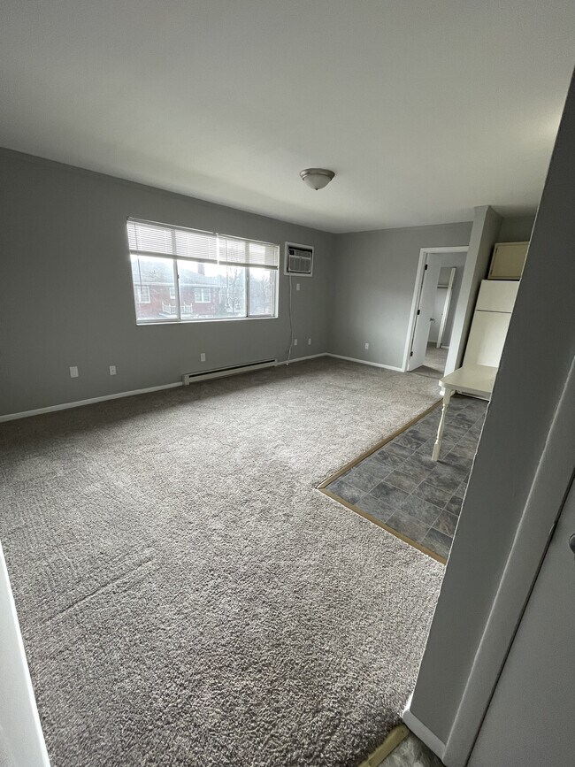 Sala de estar - 1302 W Sycamore St