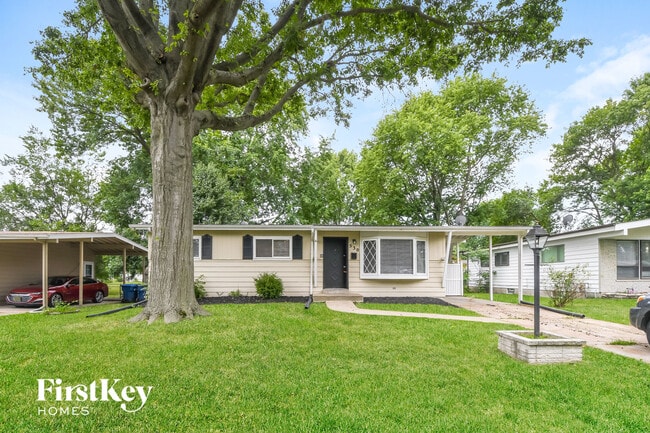 Building Photo - 530 Bardot Dr