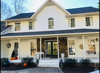 Building Photo - 950 Sycamore Dr
