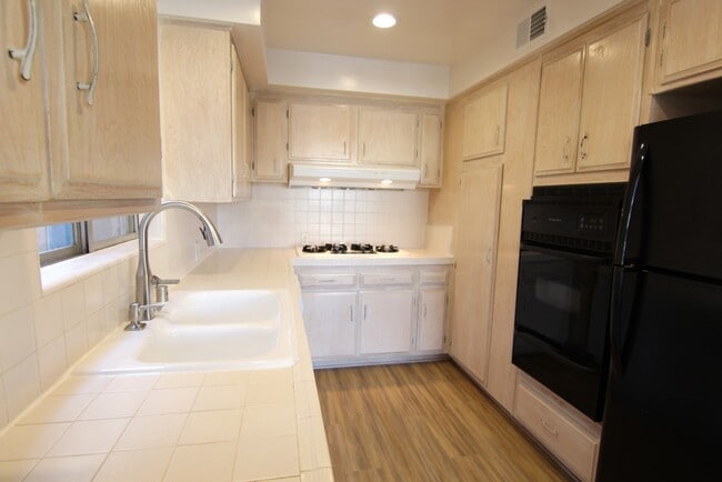 Foto del edificio - 931 S Wooster St