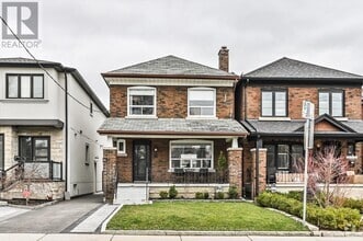 Building Photo - 31 Lesmount Ave