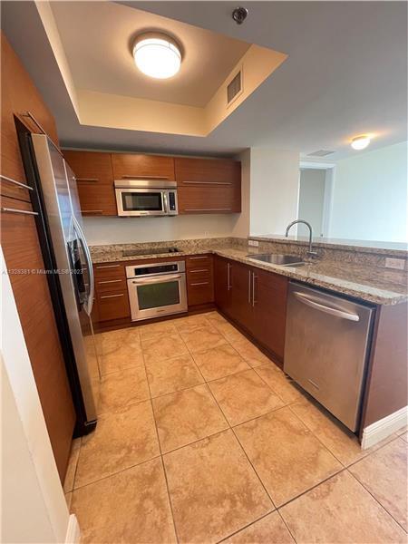 Building Photo - 2681 N Flamingo Rd