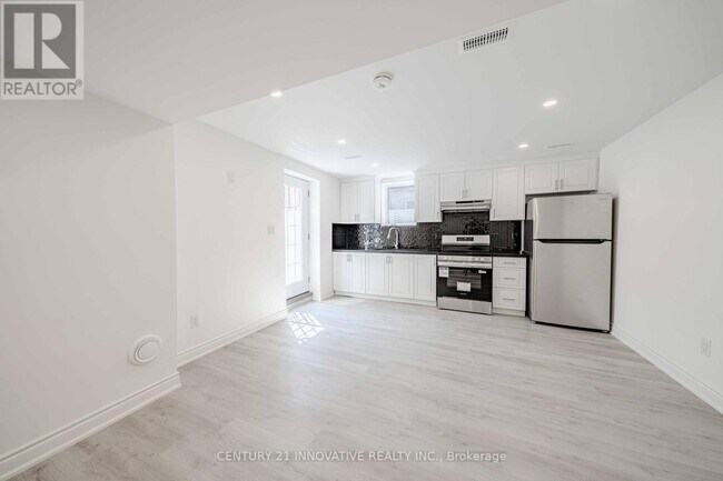 Photo du bâtiment - 921 Langford Blvd.