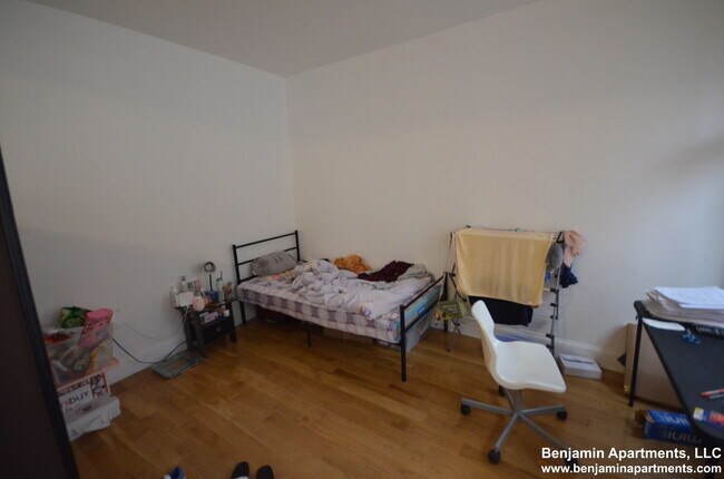 Foto del edificio - 772 Columbus Ave