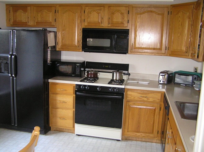Building Photo - 3 Starwood Ln