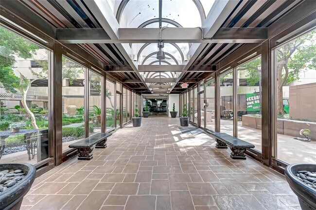 Foto del edificio - 3525 Sage Rd