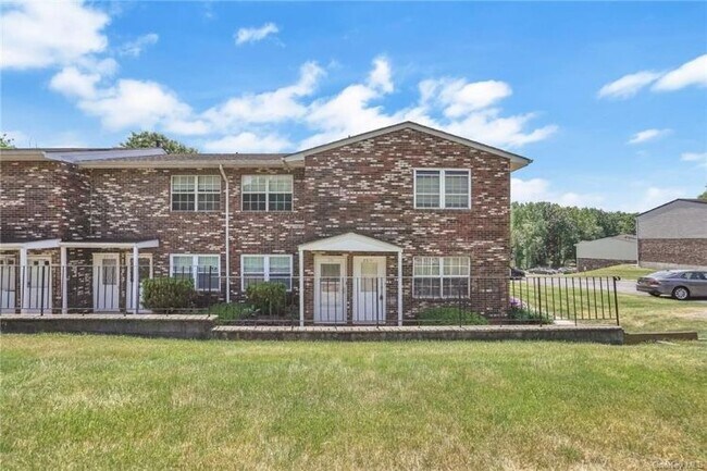 Foto del edificio - 276 Temple Hill Rd