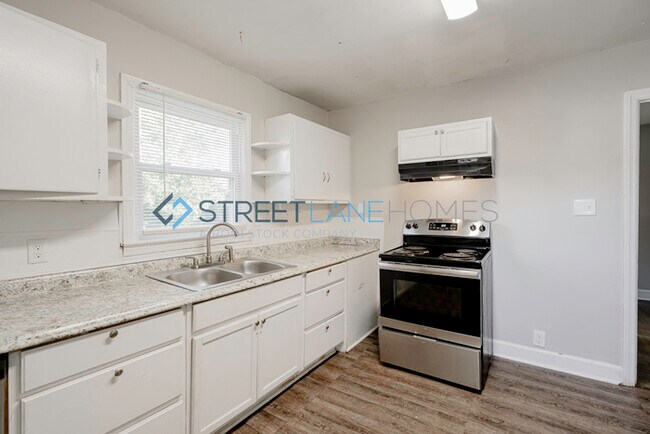 Foto del edificio - NOW OFFERING $250 OFF FIRST FULL MONTH IF ...