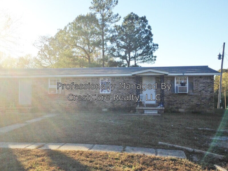 Foto principal - 105 W College St