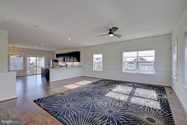 Building Photo - 104 Santa Fe Ct