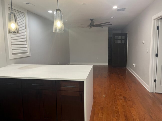 Building Photo - 1400 119th St