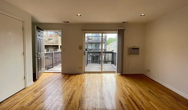 Foto del edificio - 1544 W Chestnut St