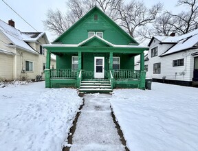 Building Photo - 1657 7th St