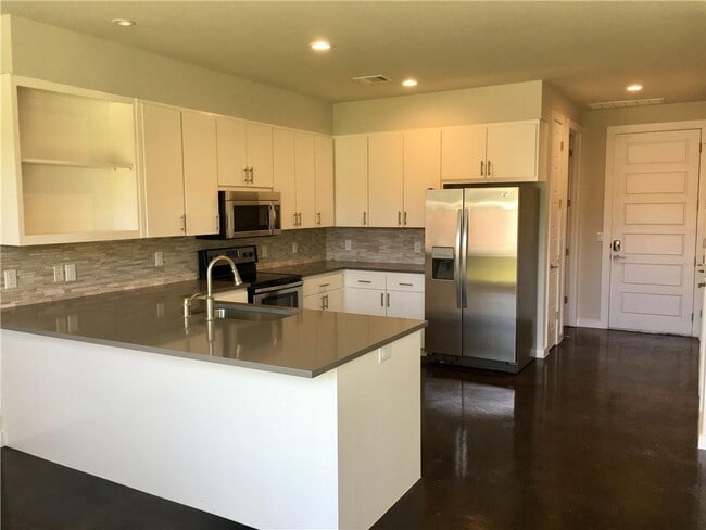 Building Photo - 11121 Zimmerman Ln
